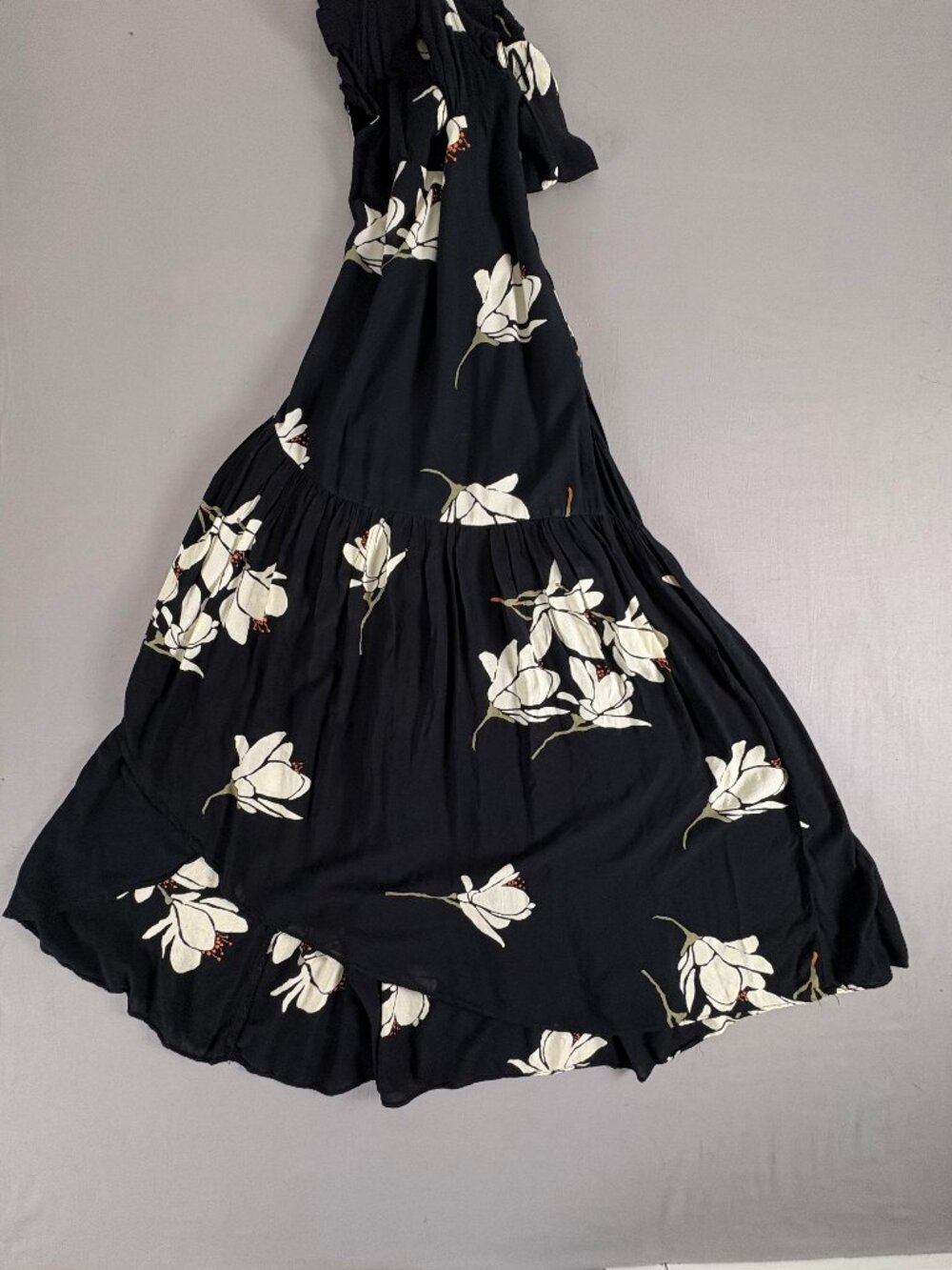 Free People She’s A Waterfall Floral Midi Dress Black Ivory Open Back Size 4 - Picture 4 of 9